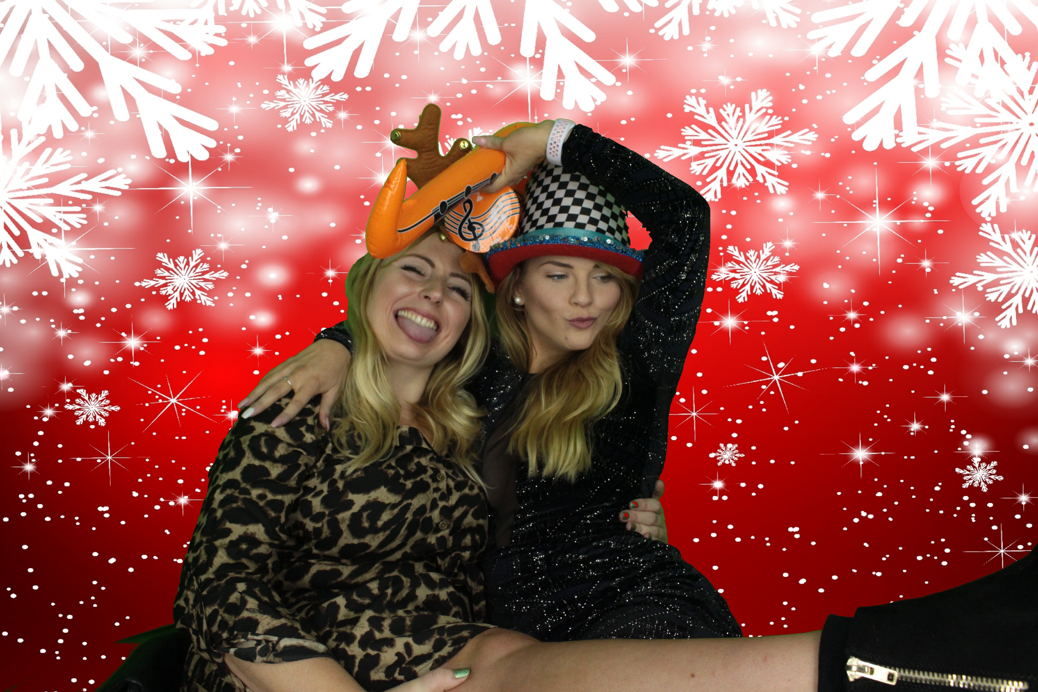One Line Christmas Party | View more photos from the event at gallery.myphotoboothexperience.co.uk/u/MyPhotoBoothExperienceLtd/One-Line-Christmas-Party